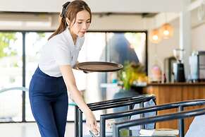 BJ&Radisson SeaView Hotel