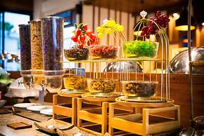 BJ&Radisson SeaView Hotel