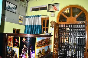 H R Paying Guest House