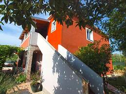 Spacious Apartment With Terrace and BBQ