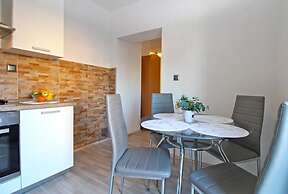 Spacious Apartment With Terrace and BBQ