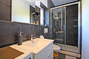 Spacious Apartment With Terrace and BBQ