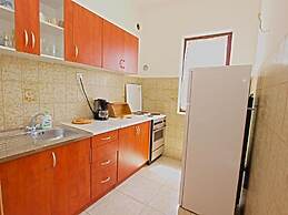 Cozy Apartment in Peroj With Terrace