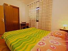 Cozy Apartment in Peroj With Terrace