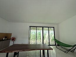 HOMESTAY HALONA