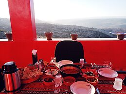 AL-Bustan House & Umm Qais