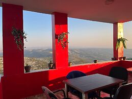 AL-Bustan House & Umm Qais