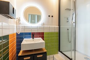 MUE Cubes - Capsule Hotel