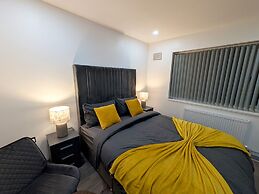 Spacious and Comfortable Modern Rooms