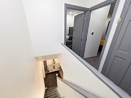 Spacious and Comfortable Modern Rooms