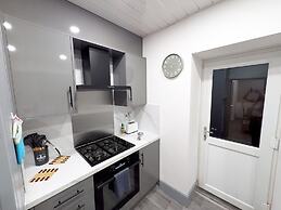 Spacious and Comfortable Modern Rooms