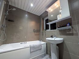 Spacious and Comfortable Modern Rooms