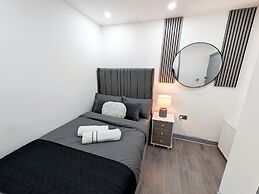 Spacious and Comfortable Modern Rooms