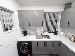 Spacious and Comfortable Modern Rooms