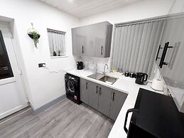 Spacious and Comfortable Modern Rooms