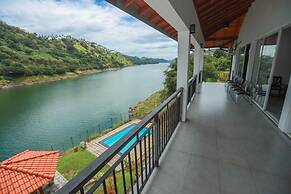 Villa Victoria Edge