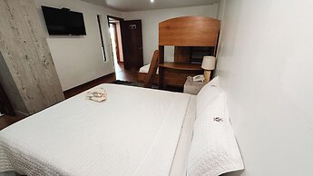 Sanchz Aqua Lounge Hotel by Chat Noir