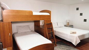 Sanchz Aqua Lounge Hotel by Chat Noir