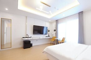 The One Business Hotel