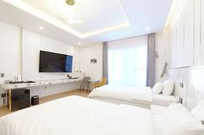 The One Business Hotel