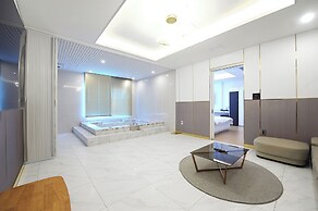 The One Business Hotel