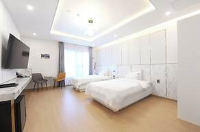 The One Business Hotel