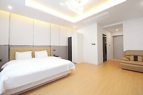 The One Business Hotel