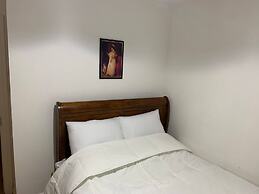 Room-king Bed With Shared Bath