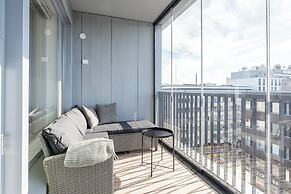 Luxurious 1BR Penthouse with Balcony