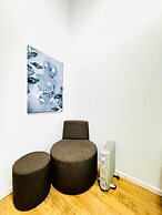 9BR Apt for 18P Walk to Augarten