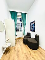 9BR Apt for 18P Walk to Augarten