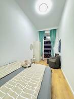 9BR Apt for 18P Walk to Augarten