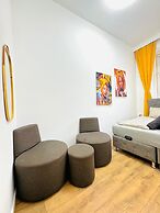 9BR Apt for 18P Walk to Augarten