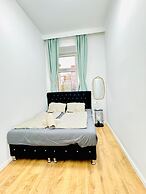 9BR Apt for 18P Walk to Augarten