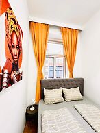 9BR Apt for 18P Walk to Augarten