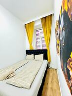 9BR Apt for 18P Walk to Augarten