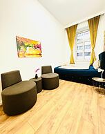 9BR Apt for 18P Walk to Augarten