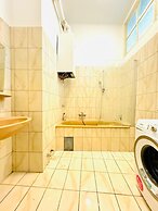 9BR Apt for 18P Walk to Augarten