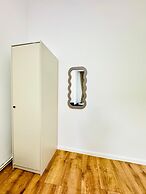 9BR Apt for 18P Walk to Augarten