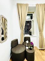 9BR Apt for 18P Walk to Augarten