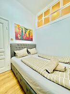 9BR Apt for 18P Walk to Augarten