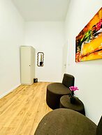 9BR Apt for 18P Walk to Augarten