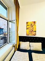 9BR Apt for 18P Walk to Augarten