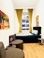 9BR Apt for 18P Walk to Augarten