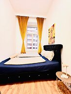 9BR Apt for 18P Walk to Augarten