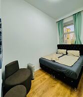 9BR Apt for 18P Walk to Augarten