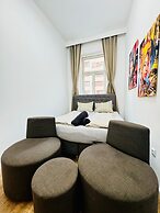 9BR Apt for 18P Walk to Augarten