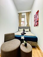 9BR Apt for 18P Walk to Augarten