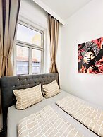 9BR Apt for 18P Walk to Augarten