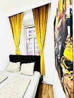 9BR Apt for 18P Walk to Augarten